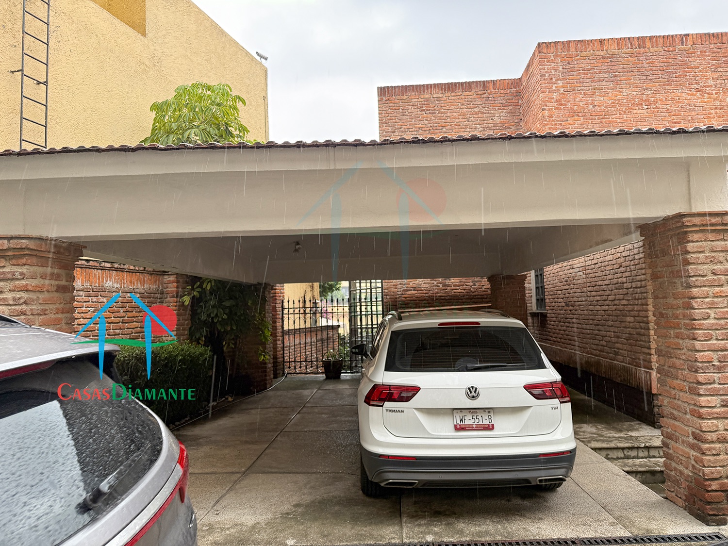 Interlomas Casa Rubén AB - Estacionamiento 1 Interlomas Casa Rubén AB - Estacionamiento 1